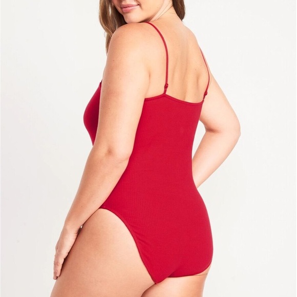 Red ribbed body suit with adjustable buttons on the bottom - Picture 2 of 3